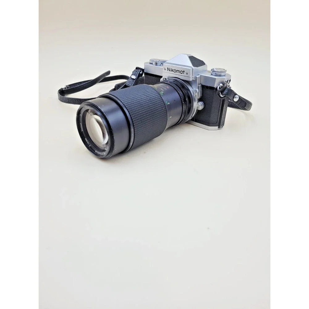 Nikon Nikomat FTN 35mm SLR Film Camera Silver Vivitar 75-205mm Macro Zoom Lens